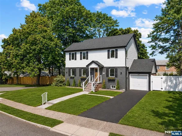 2-07 37th St, Fair Lawn, NJ 07410