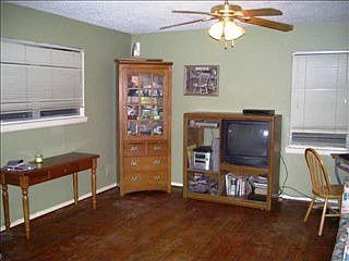 1st image of 420 E Lovers Ln