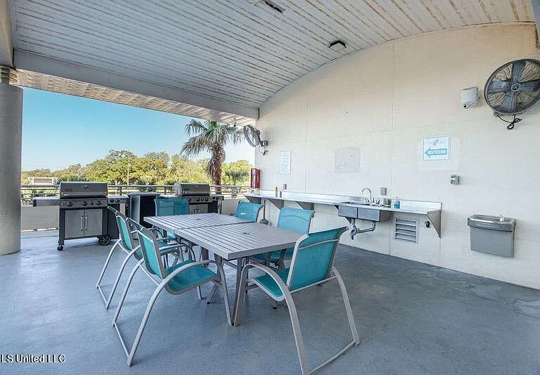 2060 Beach Blvd #701 — Photo 23