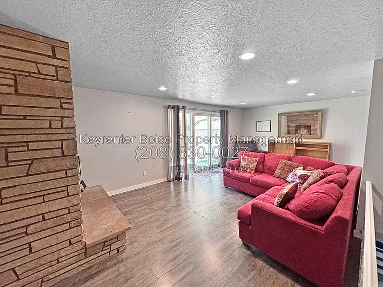 5603 W Centerbrook Dr — Photo 3