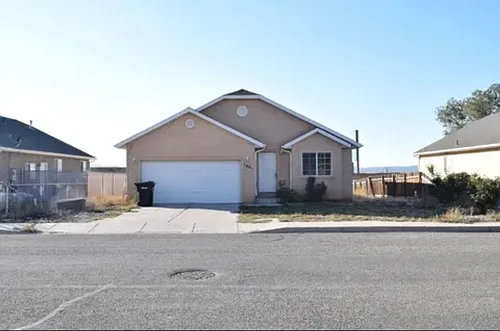 1469 N Cedar Blvd Photo 1