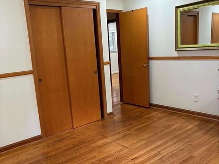 2560 Wood Valley Dr — Photo 10