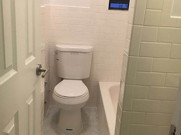2nd image of 223 Bainbridge St #4RR