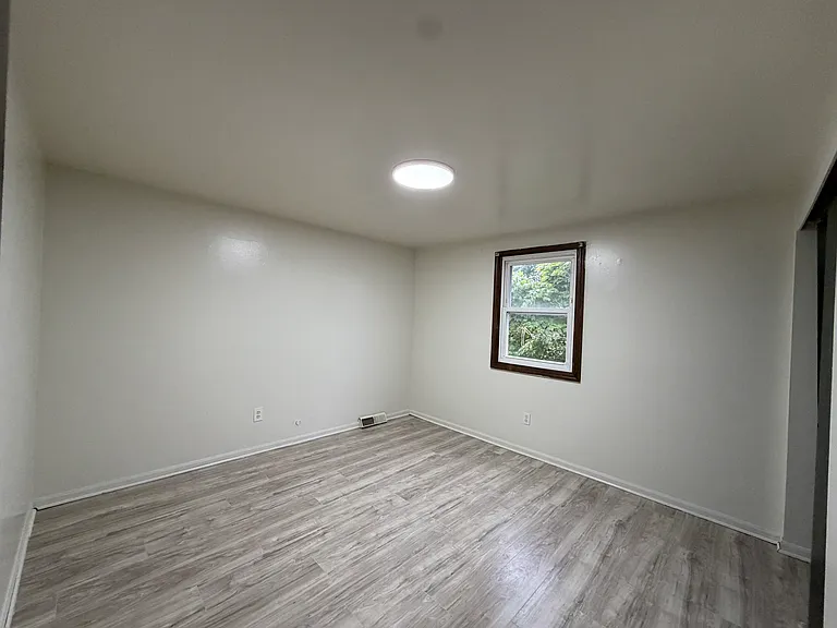 26 Sherry Dr #UPPER — Photo 9