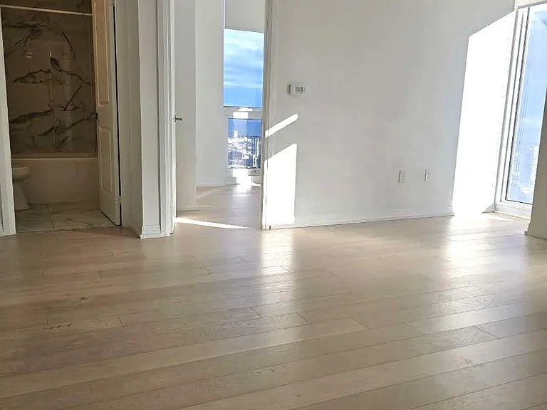 251 Jarvis St #Penthouse 5003 — Photo 7