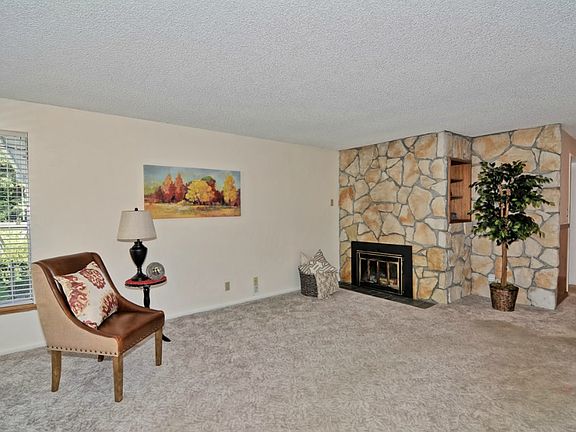 3rd image of 3029 NE 203rd St