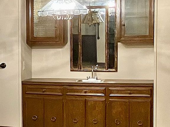 Wet bar