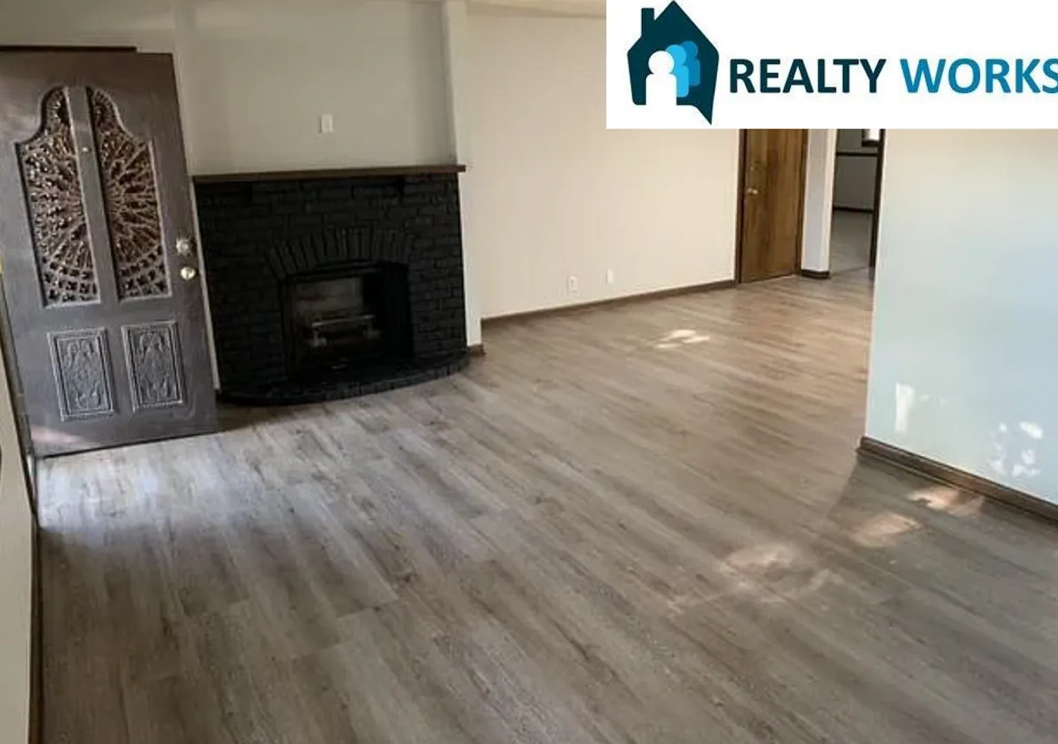 5501 S 38th - 3745 Wildbriar — Photo 3