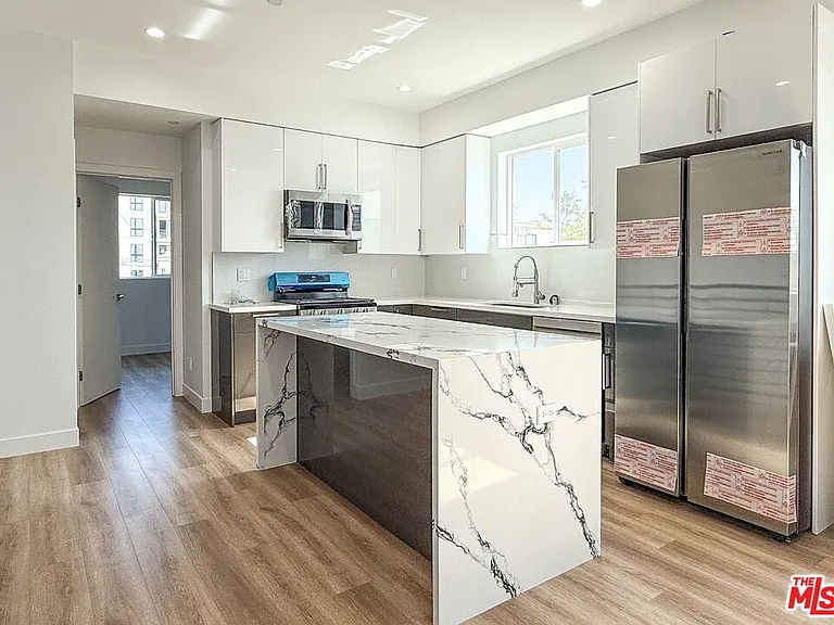 5340 1/2 Denny Ave — Photo 20