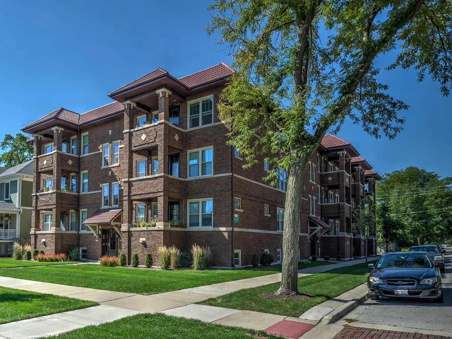 Iowa Terrace — Photo 2