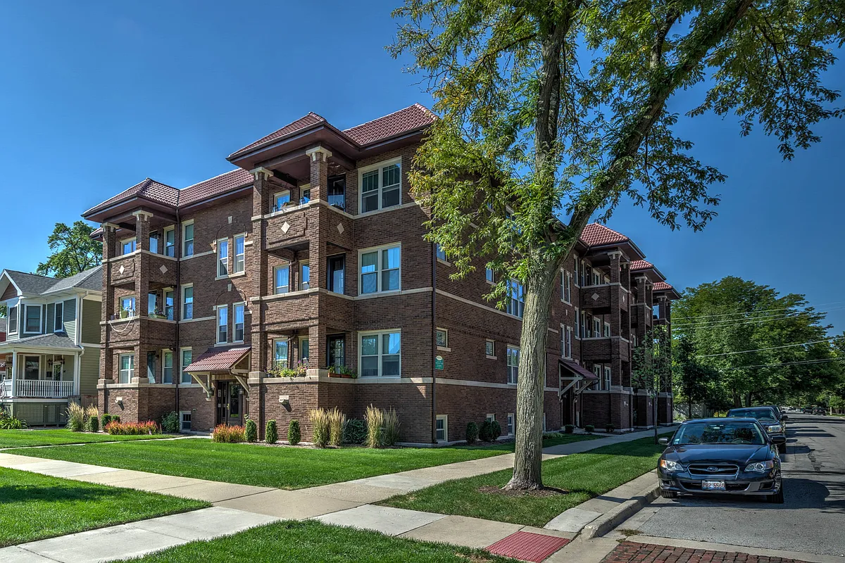 Building Photo - Iowa Terrace