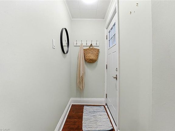 3rd image of 547 Cochrane Rd
