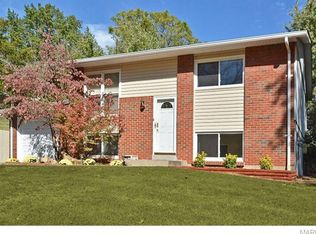 3587 Yaeger Rd, Saint Louis, MO 63129