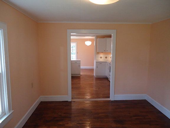 4th image of 110 Prescott Ave