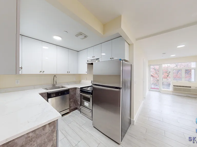 1079 Lafayette Ave #201B — Photo 3