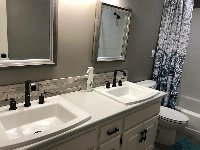2206 Greenbrier Dr — Photo 21