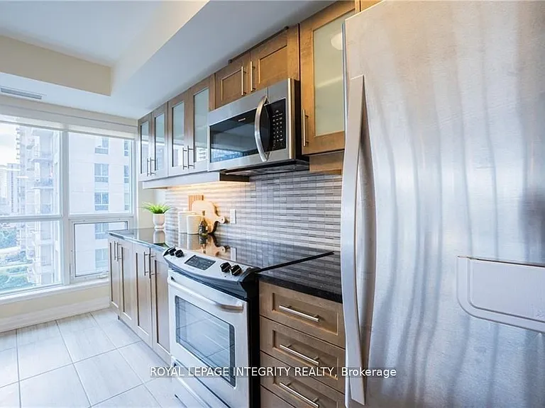 195 Besserer St #701 — Photo 12