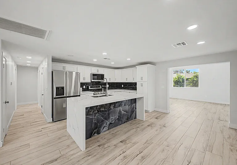3701 E Ludlow Dr — Photo 28