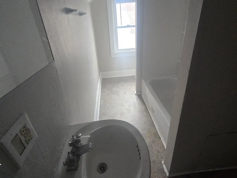 1422 Central Ave #2 — Photo 4