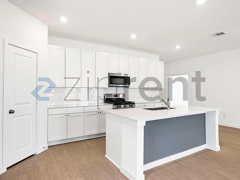 8322 Amber Summit Ln — Photo 14
