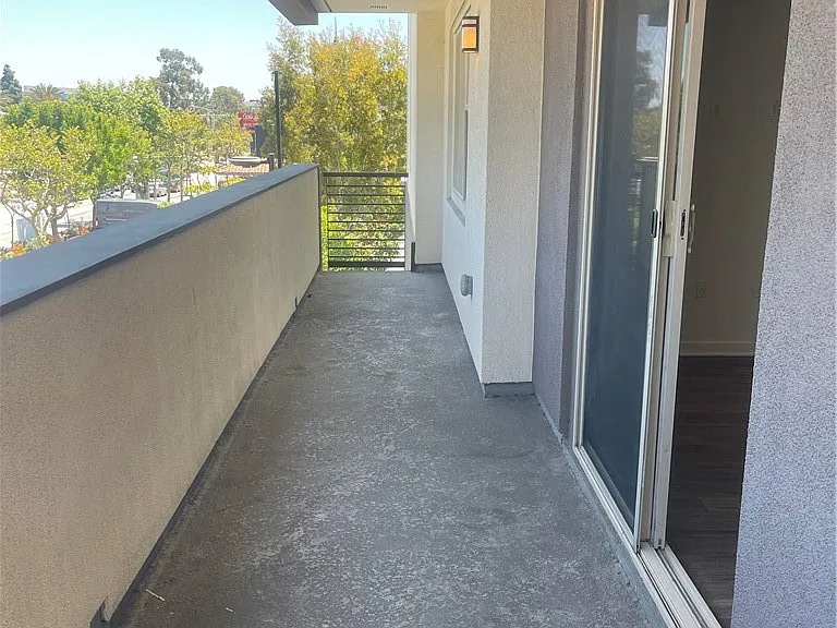 612 E Carson St #209 — Photo 11