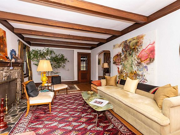 3rd image of 383 Congress Ave