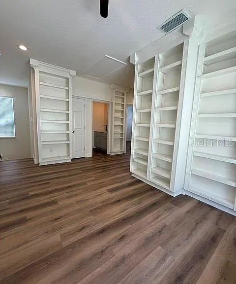 912 Waterside Dr — Photo 7