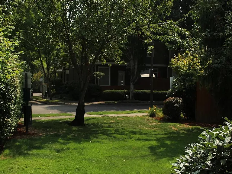 8646 NE Hyde Park Ln — Photo 27