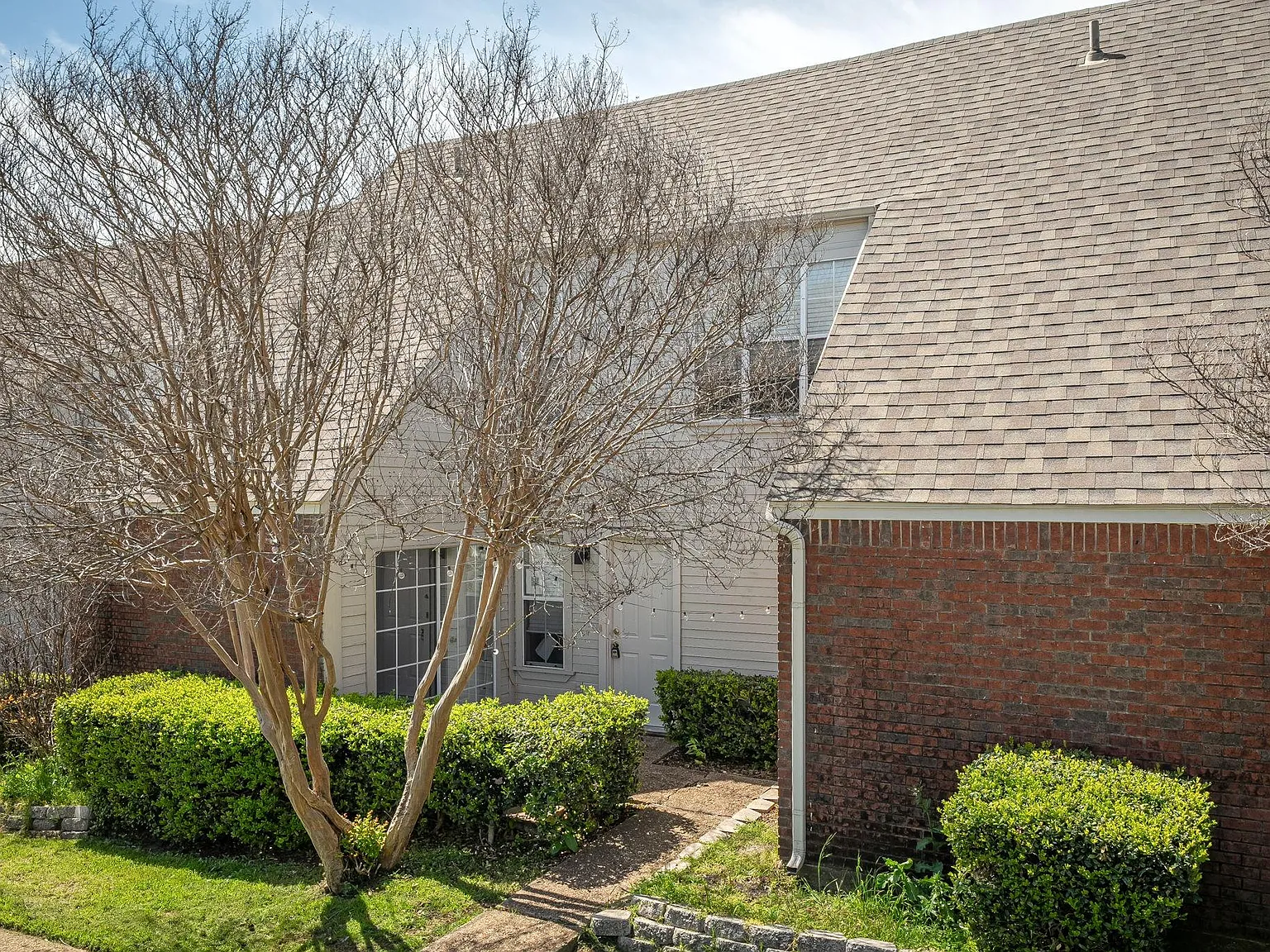 3 bed, 1134 sqft, $1,600 — Photo 1