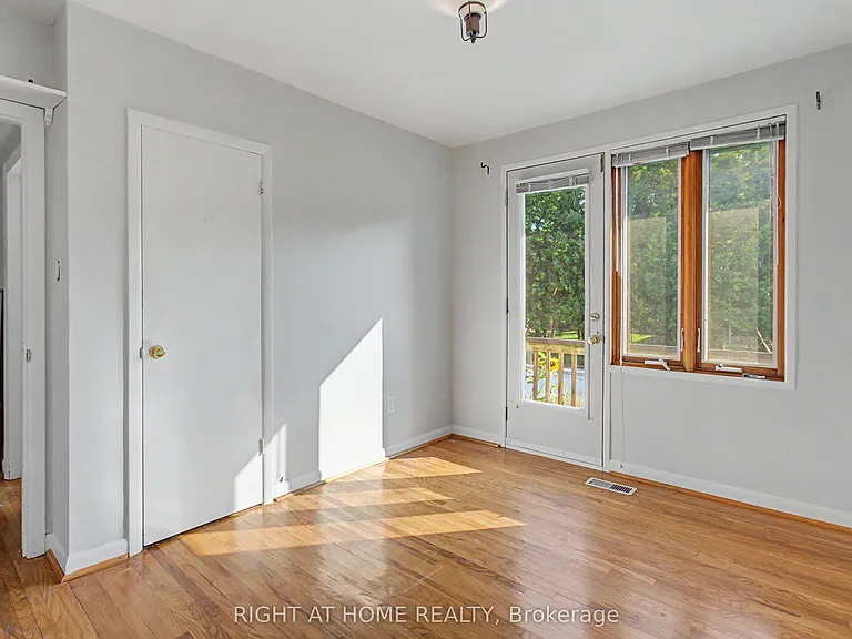 426 Seaton Dr #UPPER — Photo 18