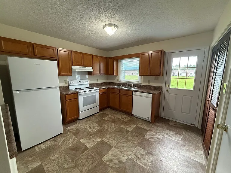 1796 Burgaw Hwy — Photo 5