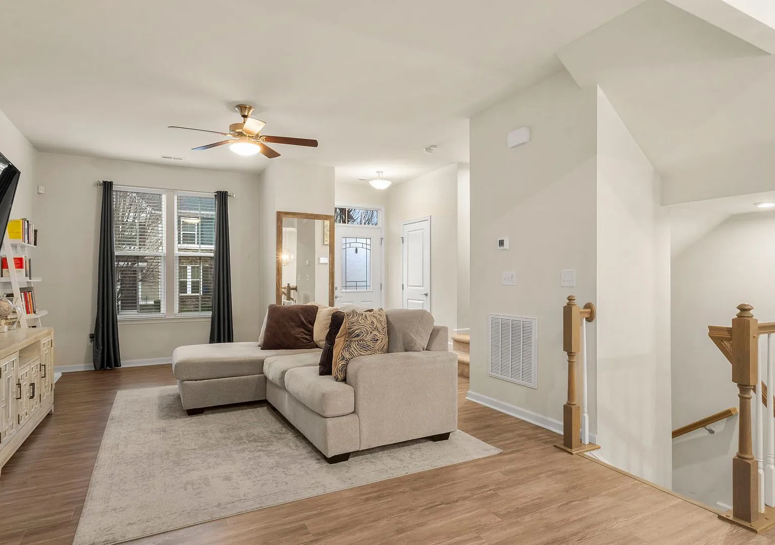 Move-In Ready Townhome in Prime Huntersville Location — Photo 4