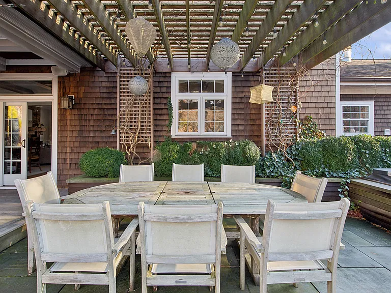 371 Sag Harbor Tpke — Photo 48