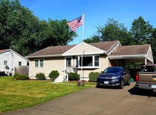 36 Compass Ln, West Haven, CT 06516