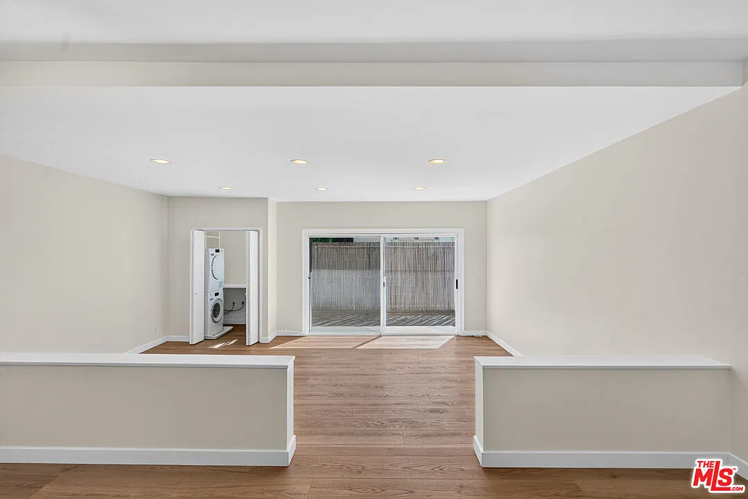 3 bed, 2.0 bath, 1337 sqft, $5,750 — Photo 2