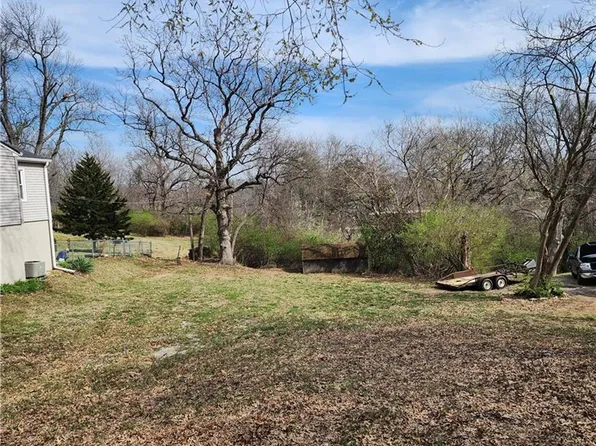 3711 N Grand Ave, Kansas City, MO 64116