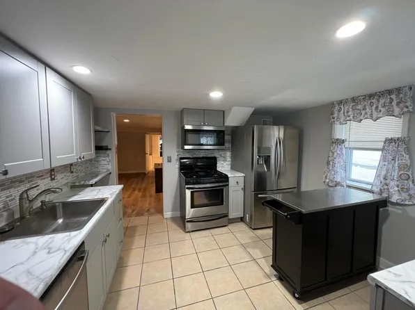 2034 Germaine St #3, Cuyahoga Falls, OH 44221