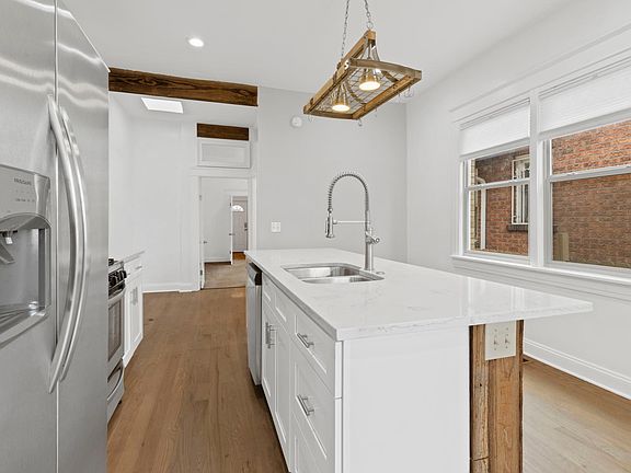 5th image of 1593 Hooker St