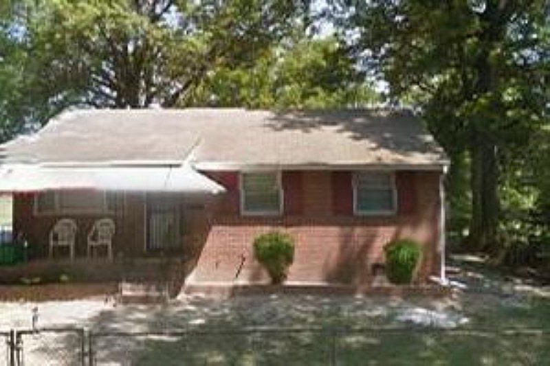 1st image of 1600 Oakwood Ave