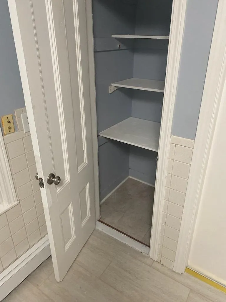 4 bed, 1.0 bath, 1575 sqft, $1,200 — Photo 3