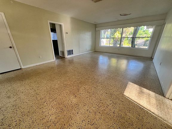 4th image of 3700 Corrine Dr