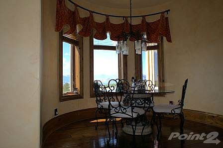 Eat in area in Kitchen