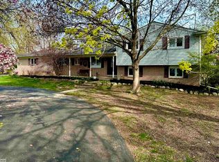 6969 Clock Gate Cir, Troy, MI 48098