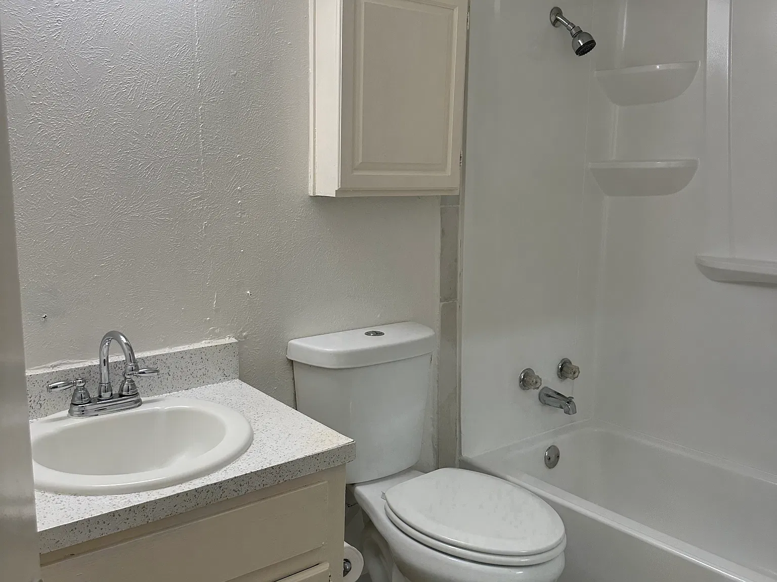2 bed, 1100 sqft, $1,350 — Photo 3
