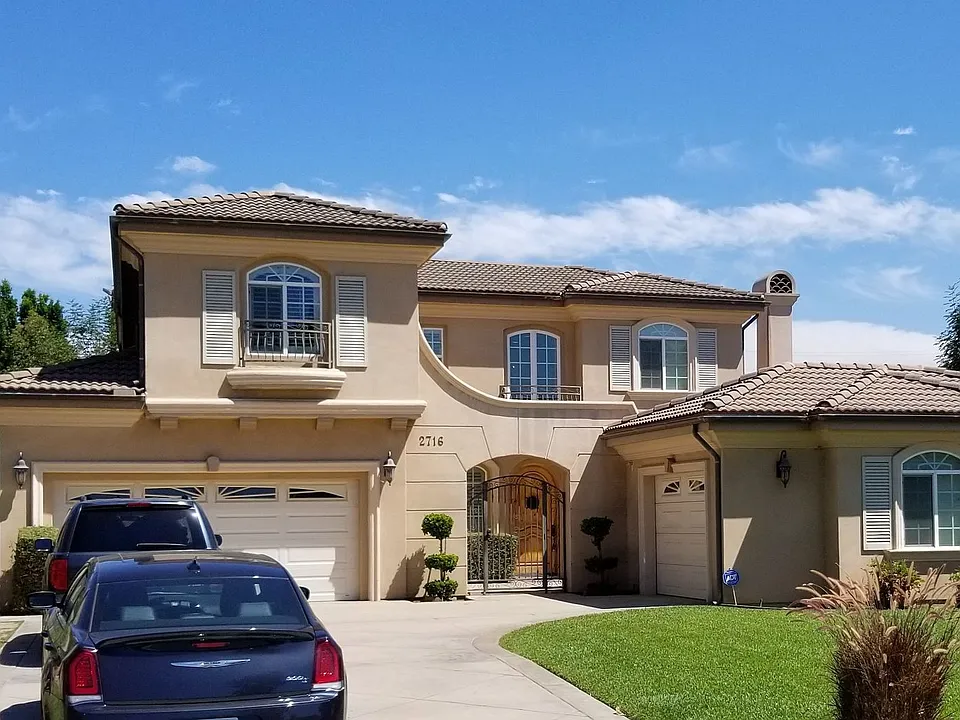 2716 Caroline Way
