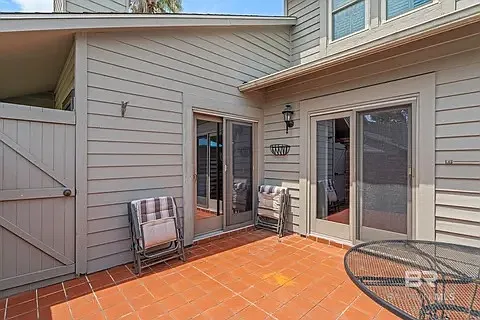 389 Clubhouse Dr — Photo 3