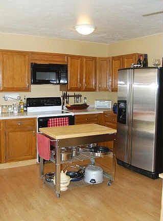 3rd image of 5060 Roberts Dr