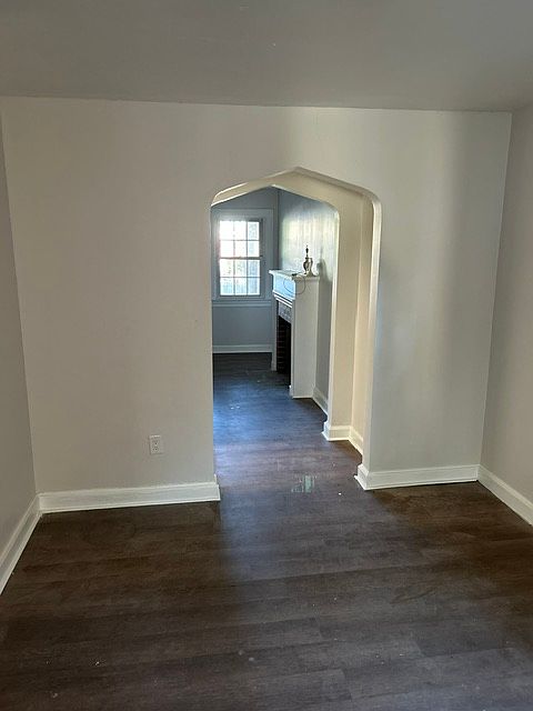 1st image of 327 Knickerbocker Rd