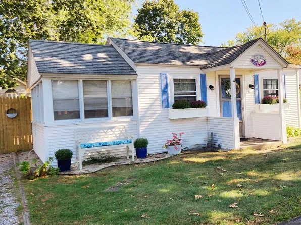 4 3rd Street, Madison, CT 06443