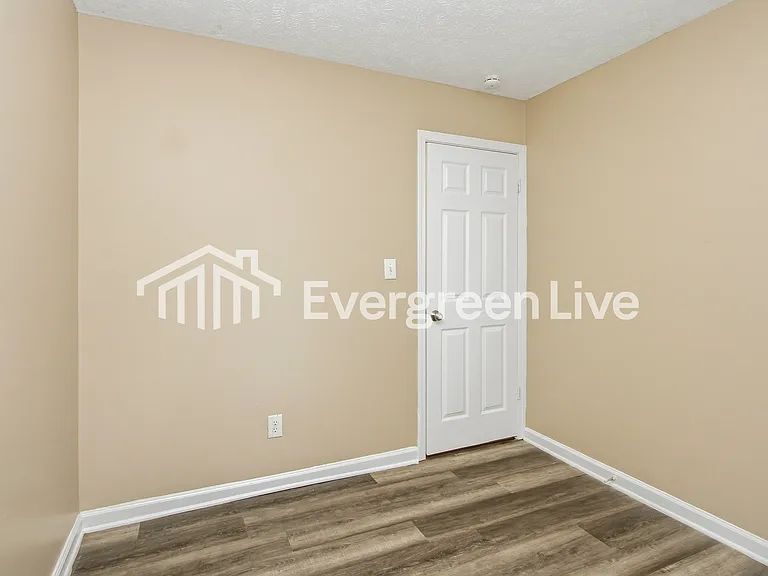 3433 Caroline Ave — Photo 13